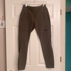 Athleta Headlands Hybrid Cargo Tight